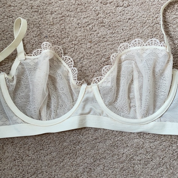 Heidi Klum lace bra - Picture 4 of 6